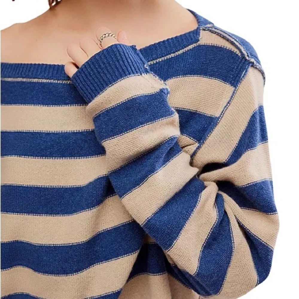 We The Free Off-Shoulder Sweater in Navy and Beige - Picture 5 of 9